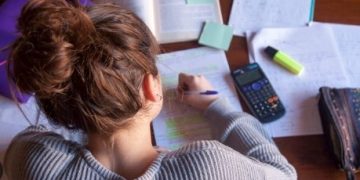 How Do Thesis Writing Services Work? A Complete Guide