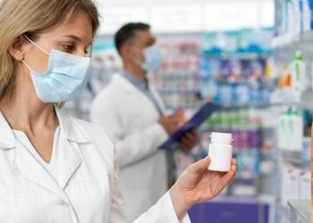 Which pharmaceutical wholesalers offer the best pricing for generic drugs?